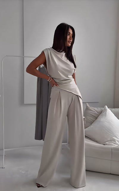 Women's Sleeveless Suit